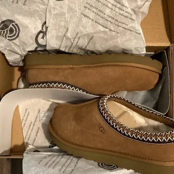 UGG Shoes - Womens Ugg Tasman